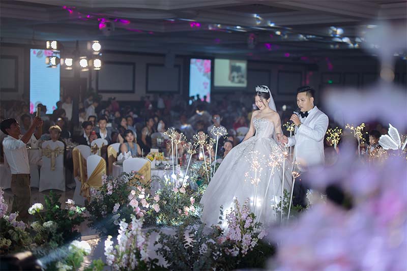 Trang trí tiệc cưới