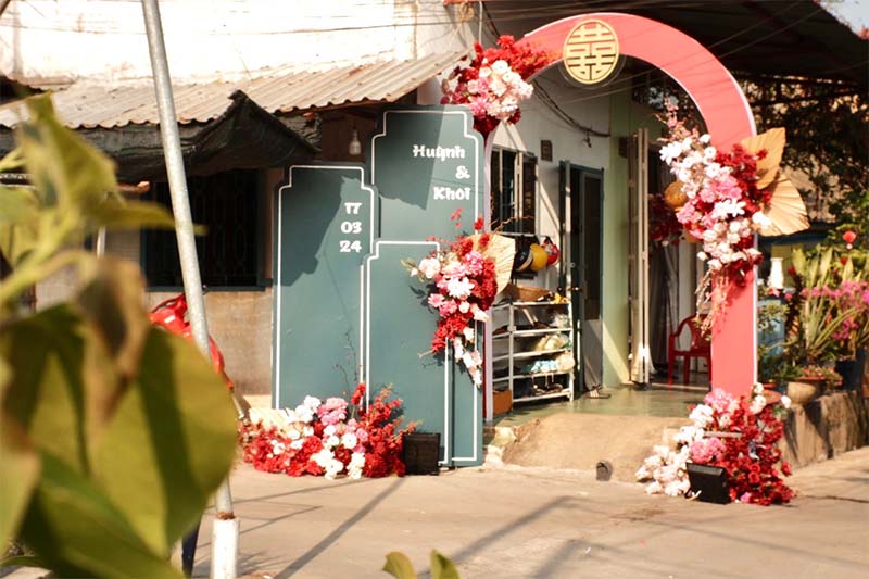 Trang trí gia tiên hoa lụa